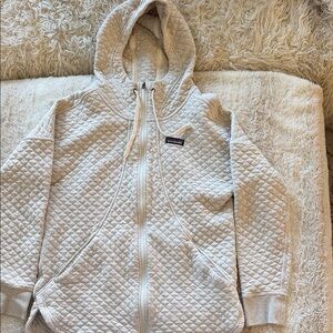 Patagonia Quilted Full-Zip Jacket in Off-White/Gray